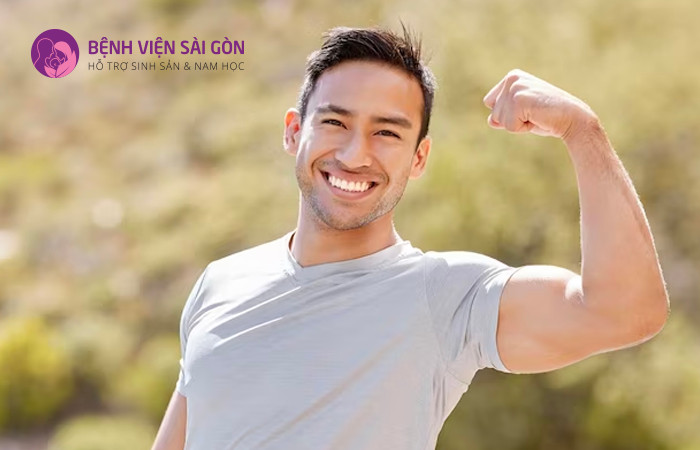 Testosterone góp phần kích thích sự phát triển của các khối cơ ở nam giới