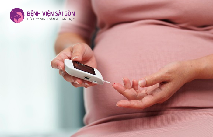 Người mang thai nên thường xuyên kiểm tra lượng glucose trong máu để xem mình có bị đái tháo đường thai kỳ hay không