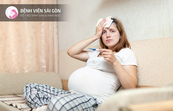 Mẹ bầu thức khuya làm tăng nguy cơ mắc các bệnh như cảm, nhiễm trùng