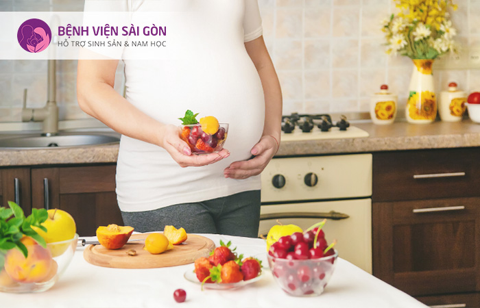 Trái cây cung cấp nhiều vitamin và khoáng chất cần thiết cho mẹ bầu không tăng cân