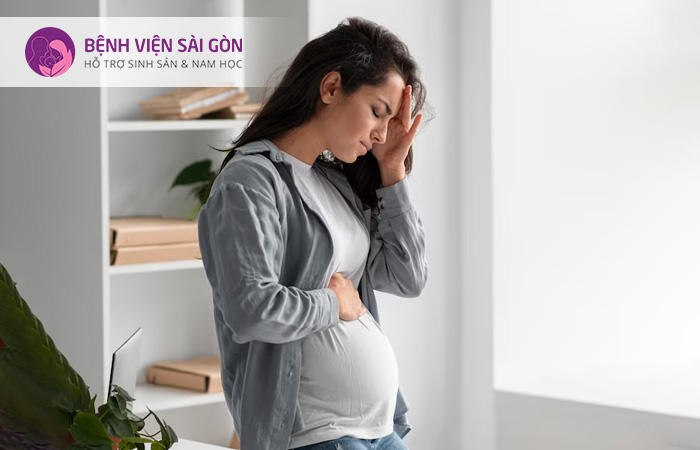 Nhiễm độc thai nghén thường xuất hiện vào 3 tháng đầu và 3 tháng cuối thai kỳ