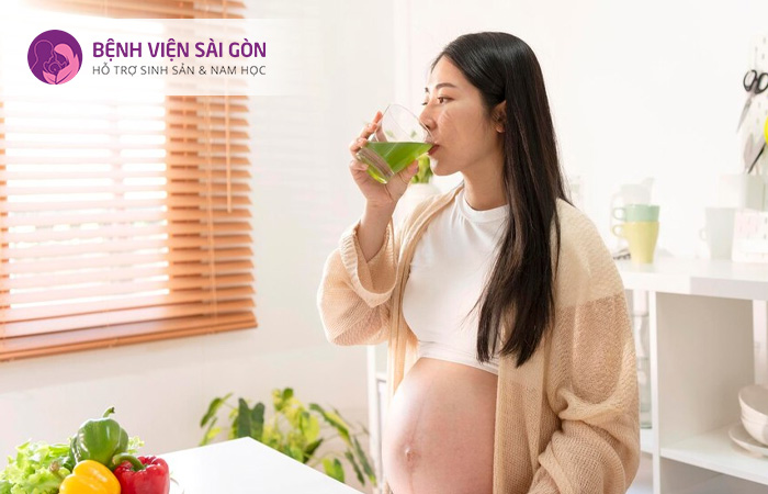 Mẹ bầu bổ sung đầy đủ chất dinh dưỡng giúp hạn chế tình trạng nhiễm độc thai nghén