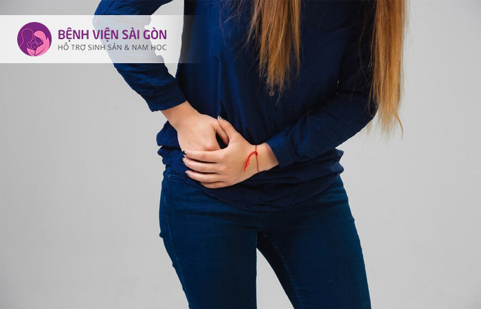 Phụ nữ mắc bệnh adenomyosis cơn đau có thể lan khắp vùng chậu và xuống cả hai chân