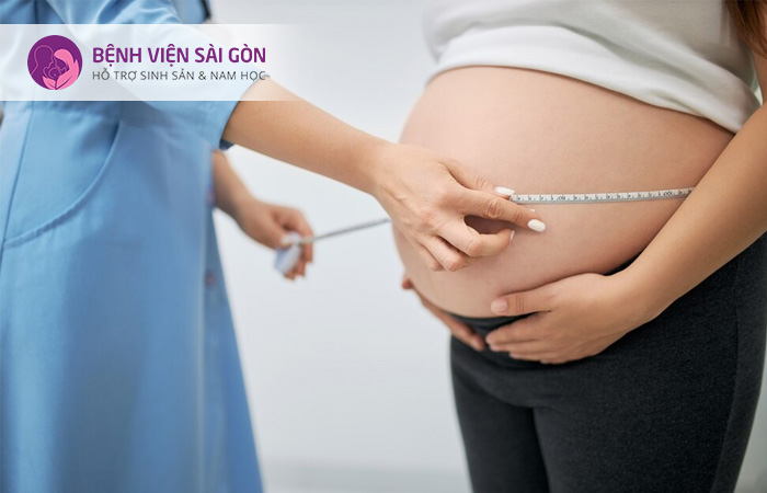 Cân nặng của mẹ bầu tăng quá nhiều có thể dẫn đến tình trạng tiểu đường thai kỳ