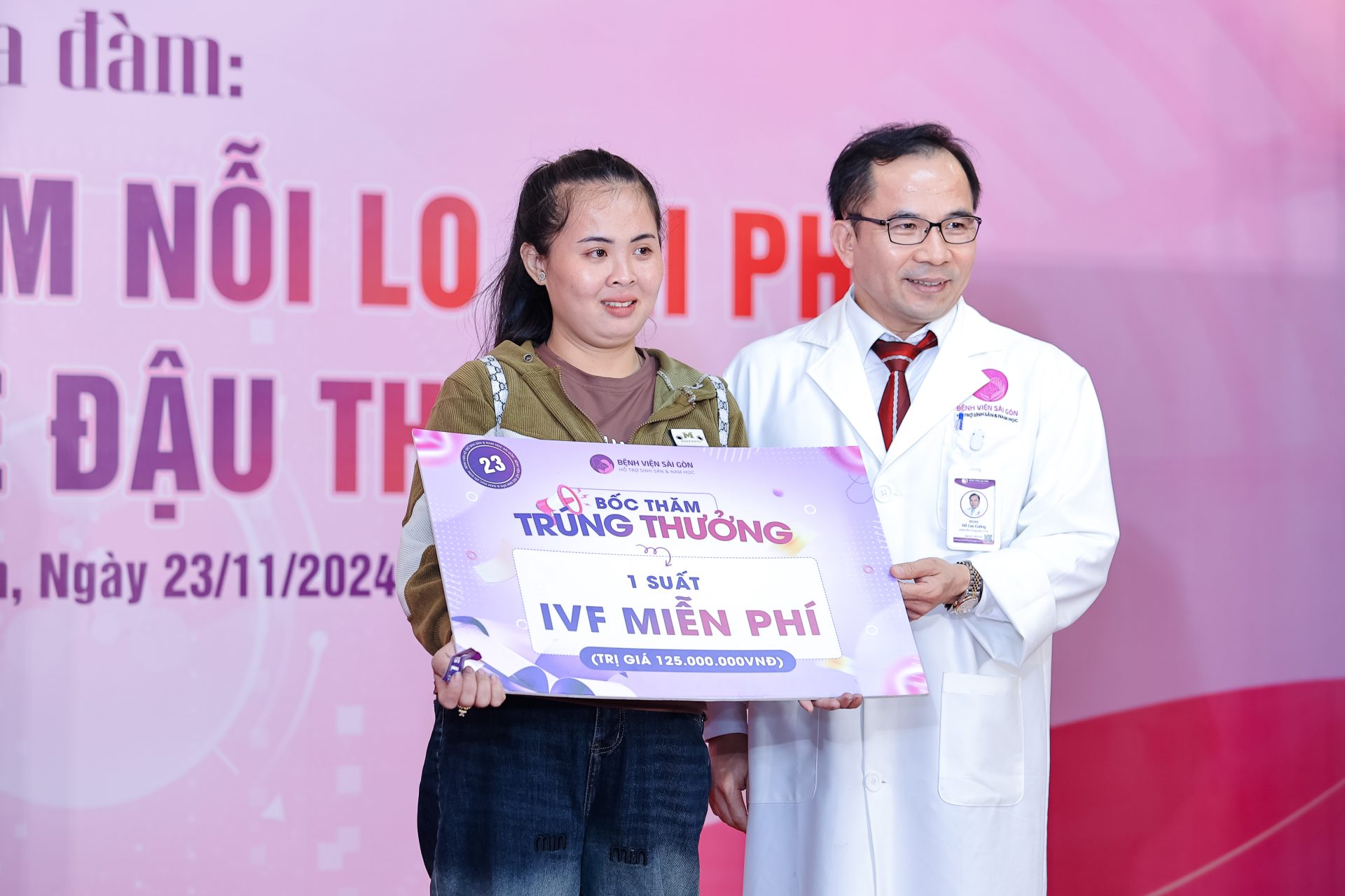 Khách hàng may mắn nhận được suất IVF Miễn Phí của chương trình