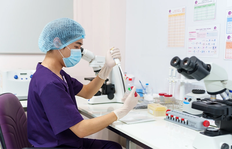 Tiến hành xét nghiệm tinh dịch đồ Tiến hành xét nghiệm tinh dịch đồ