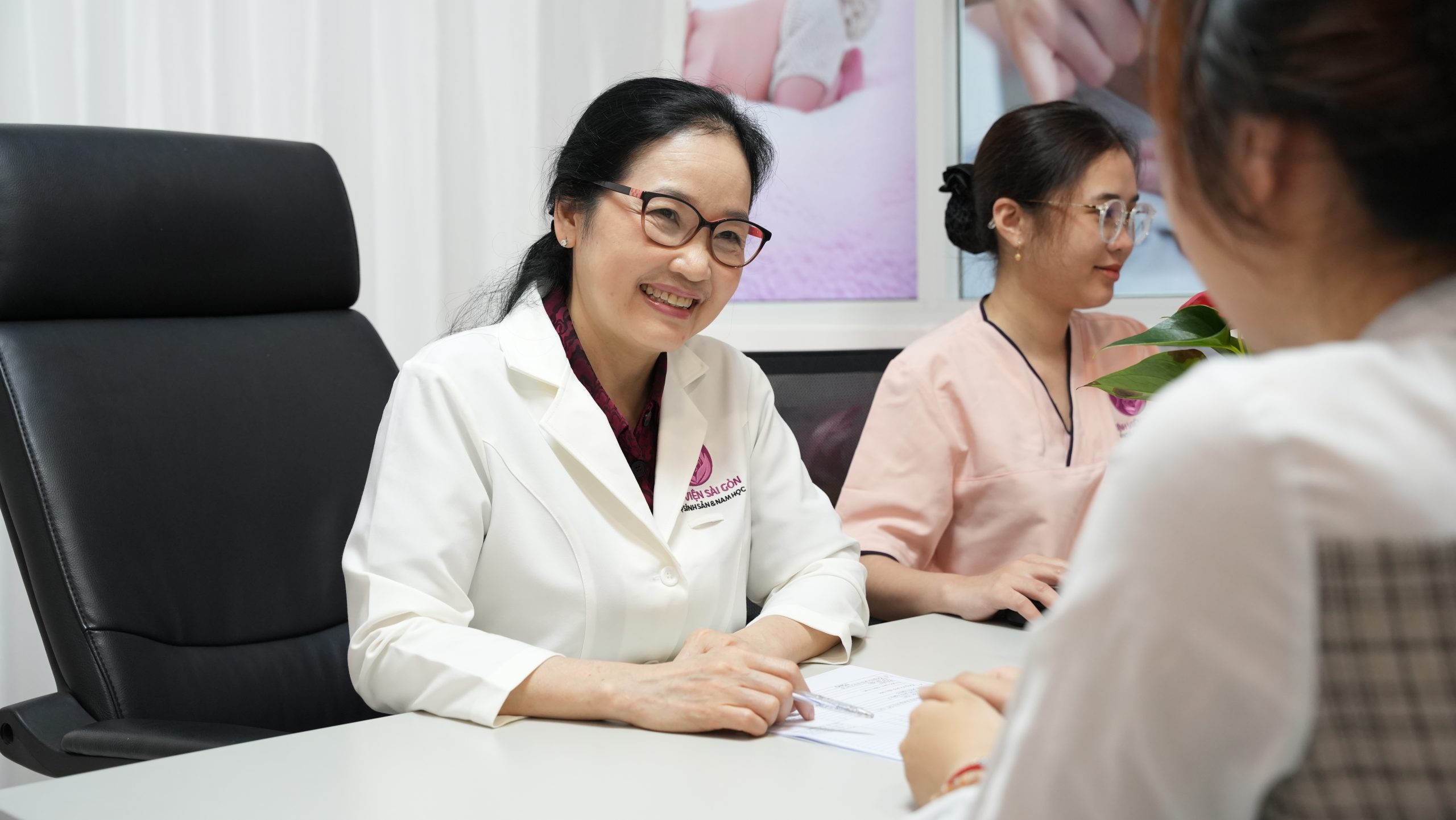 Tiến sĩ, Bác sĩ Vũ Minh Ngọc hiện đang là Cố vấn Chuyên môn Cấp cao của Bệnh Viện