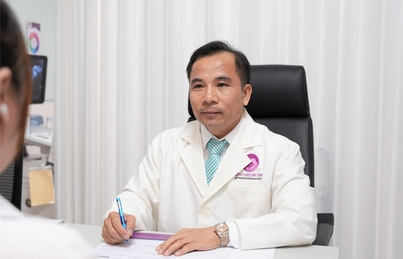 Thăm khám ban đầu với bác sĩ