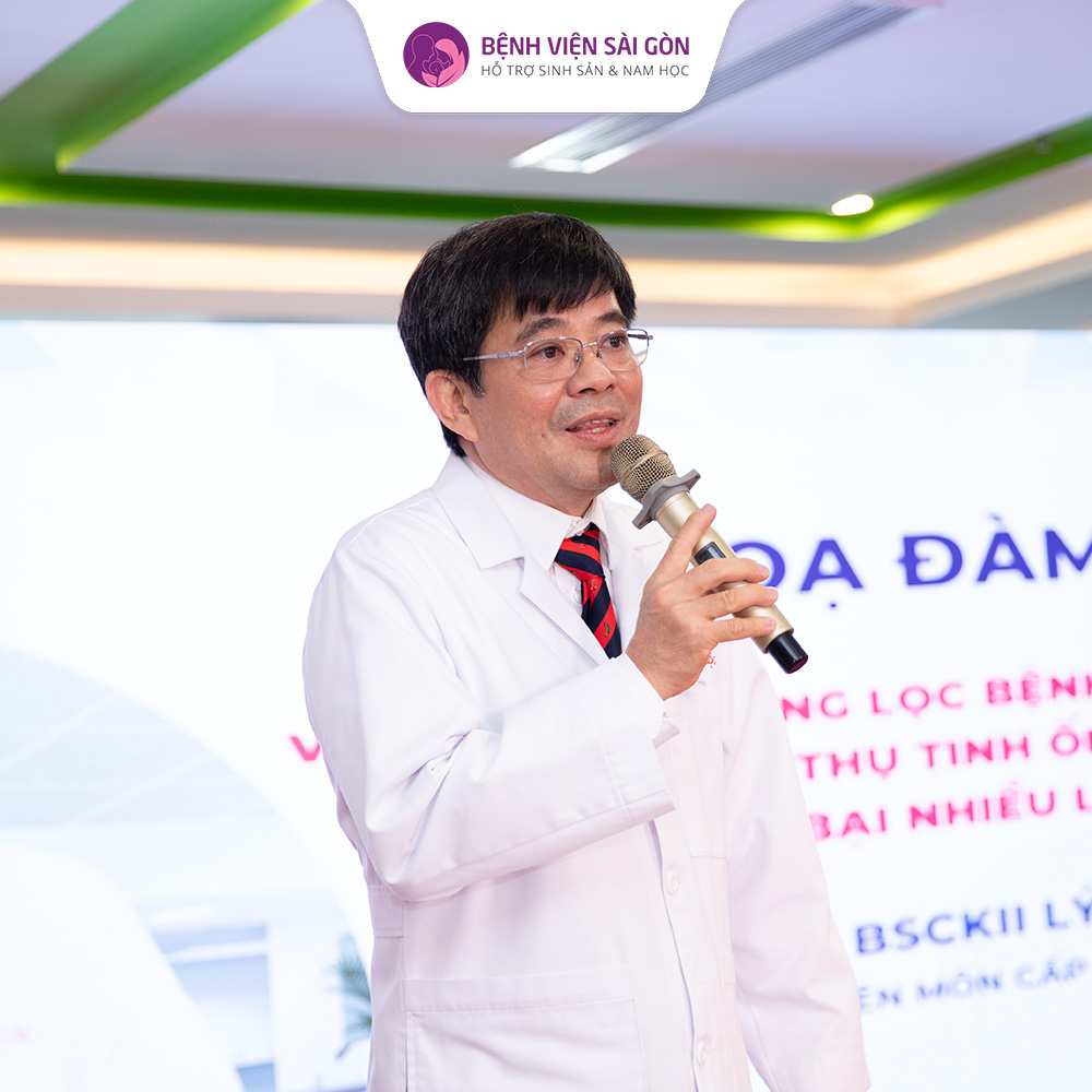 Tiến sĩ, bác sĩ Vũ Minh Ngọc - vị bác sĩ đã đem phép màu cho hàng ngàn gia đình hiếm muộn