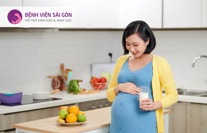 Chú ý chế độ dinh dưỡng giúp mẹ bầu phòng ngừa loãng xương thai kỳ