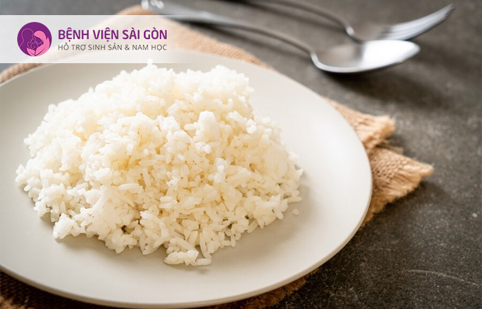 Thực phẩm hoặc đồ uống được coi là giàu carbohydrate có chứa lượng calo cao