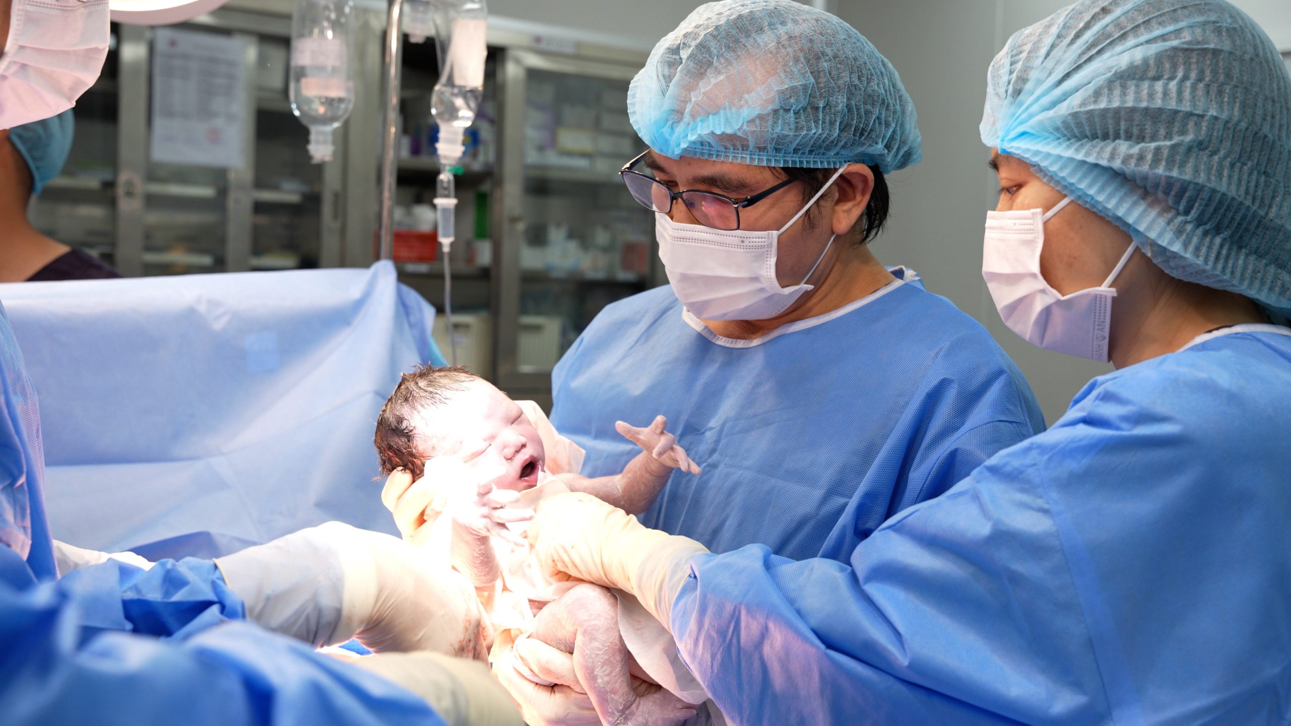 Tiếng khóc của con - một âm thanh hạnh phúc
