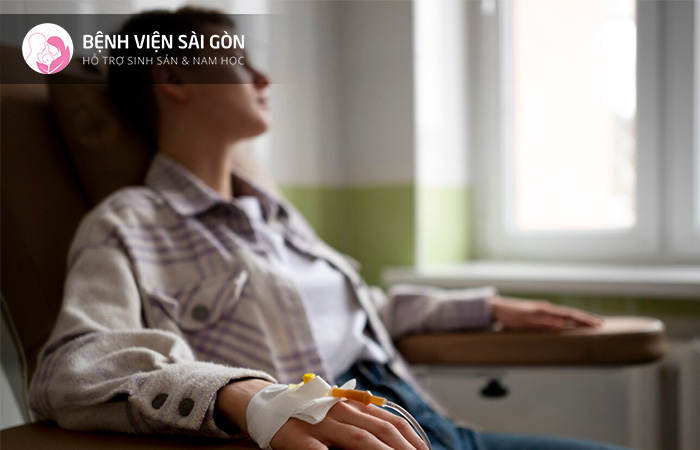 Những người bị ung thư đang chuẩn bị hóa trị, xạ trị có thể lựa chọn IVF mini để bảo tồn sinh sản