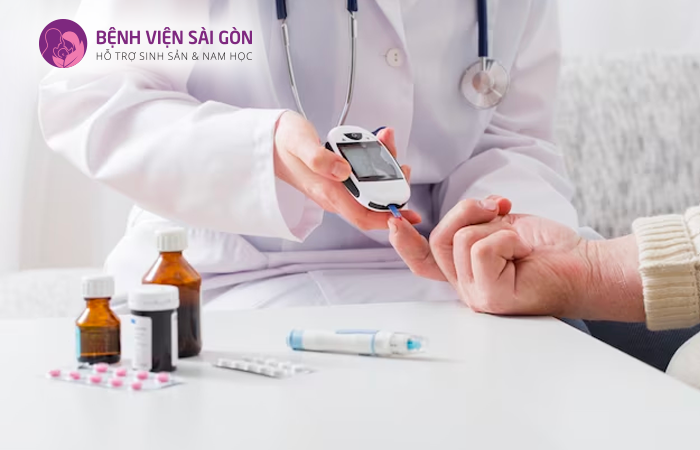 Kiểm soát huyết áp thường xuyên trong thai kỳ là cách giúp mẹ bầu phòng tránh nhau bong non