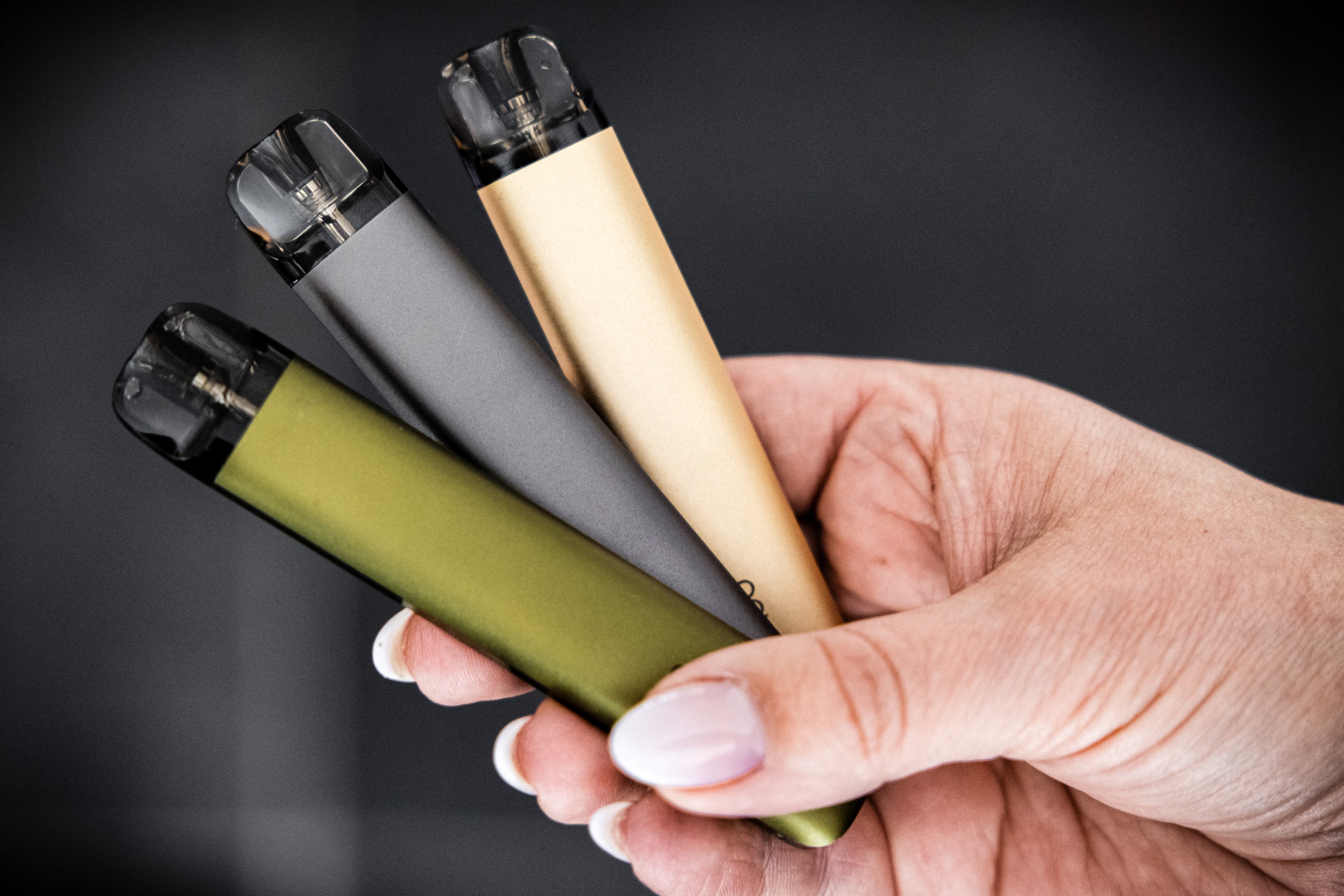 Thuốc lá điện tử chứa nicotine và nhiều hóa chất gây ảnh hưởng xấu đến sức khỏe
