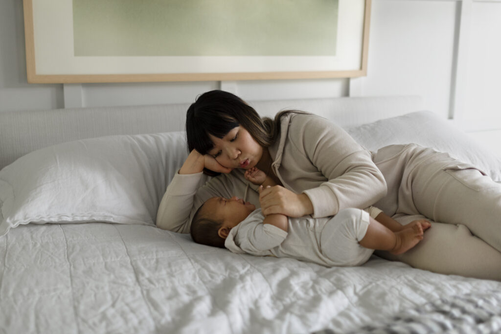 Cần nhận biết rõ những dấu hiệu trầm cảm sau sinh để bảo vệ và bé