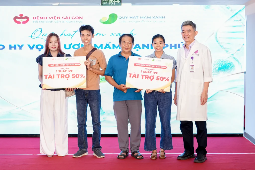 Hai gia đình may mắn nhận được suất hỗ trợ 50% chi phí IVF