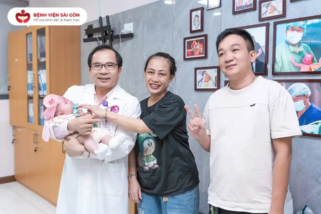 7 năm mong con của đôi vợ chồng công nhân