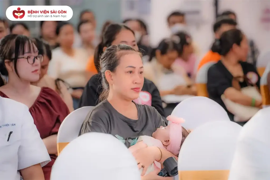 Bé gái Nấm chào đời khỏe mạnh, khép lại 7 năm chờ đợi của gia đình