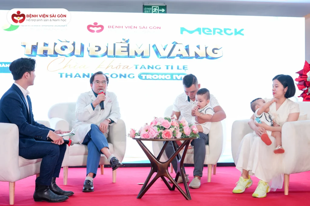 Gia đình chị Diểm Trong chia sẻ câu chuyện tìm con đầy chông gai của mình trong sự kiện