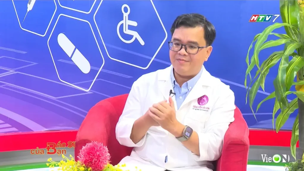 Bác sĩ CKII Lê Huy Bình chia sẻ kiến thức trong talkshow